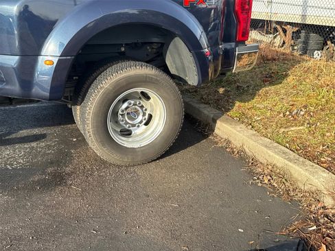 Used 2017 Ford F350 Lariat w/ Lariat Ultimate Package image 8