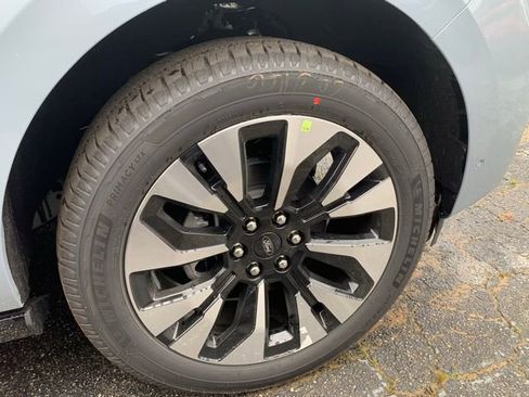 New 2025 Ford Expedition Platinum w/ Driver's Package image 28