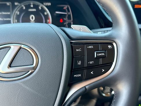 Used 2025 Lexus ES 350 w/ Premium Package FWD image 27