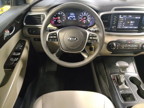 Used 2020 Kia Sorento LX FWD image 22