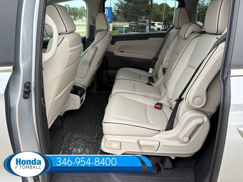 New 2026 Honda Odyssey Touring image 17