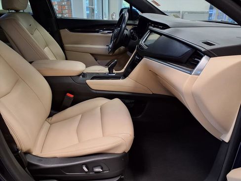 Used 2017 Cadillac XT5 FWD image 10