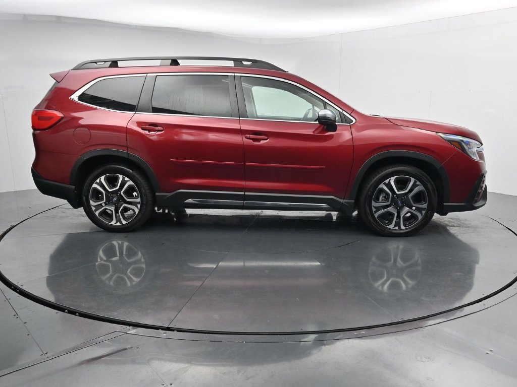 Used 2023 Subaru Ascent Limited w/ Technology Package AWD/4WD image 9