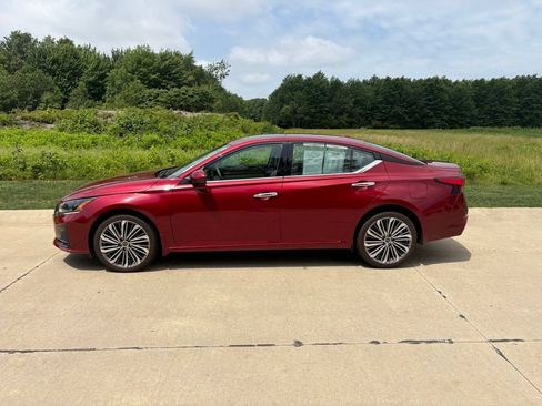 Used 2023 Nissan Altima 2.5 SL AWD/4WD image 6