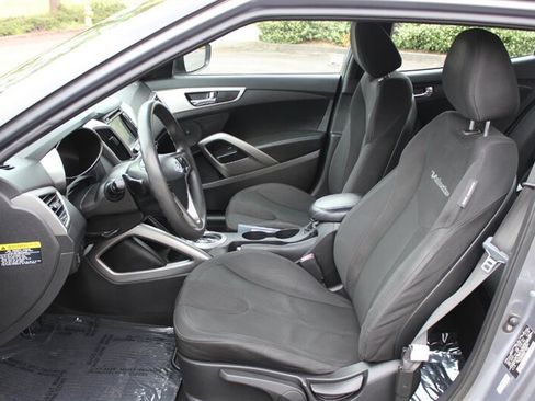 Used 2012 Hyundai Veloster FWD image 10
