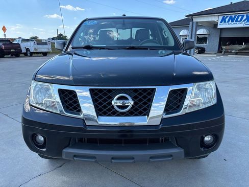 Used 2015 Nissan Frontier SV w/ SV Value Truck Package RWD image 10