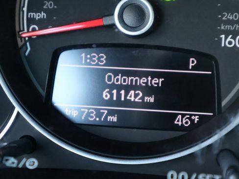 Used 2019 Volkswagen Beetle 2.0T S image 29