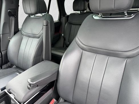 Used 2023 Land Rover Range Rover SE image 11