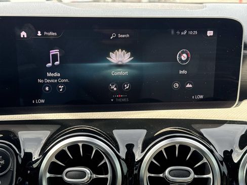 Used 2019 Mercedes-Benz A 220 4MATIC image 25