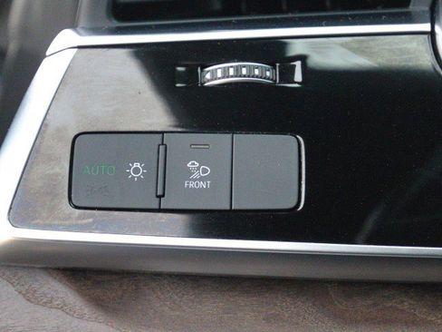 Used 2019 Audi Q8 Premium Plus image 18