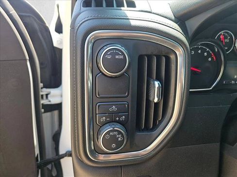 Used 2021 Chevrolet Silverado 1500 LT RWD image 24