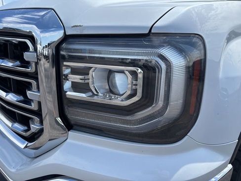 Used 2018 GMC Sierra 1500 SLT image 9