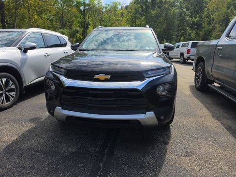 Used 2023 Chevrolet TrailBlazer LT FWD image 2