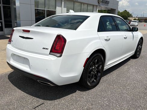 Used 2021 Chrysler 300 Touring L AWD/4WD image 9
