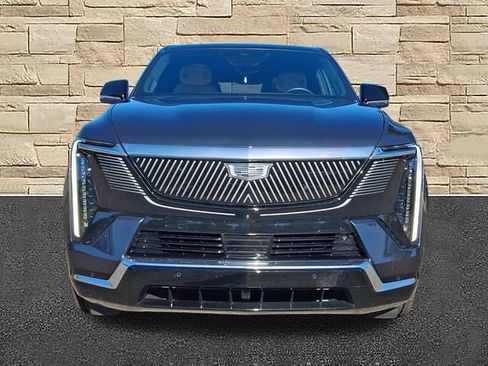Used 2025 Cadillac Escalade IQ Luxury 2 AWD/4WD image 5