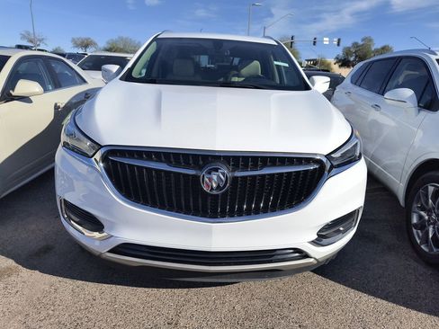 Used 2020 Buick Enclave Essence w/ Sound and Sites Package image 2