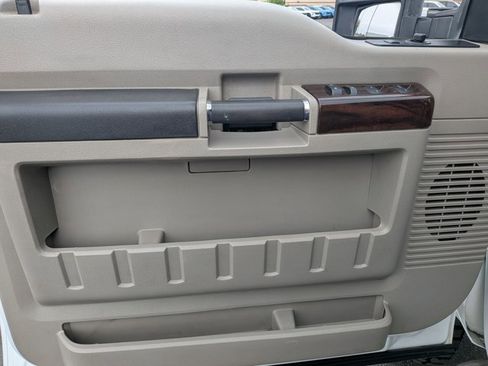Used 2008 Ford F250 Lariat image 10