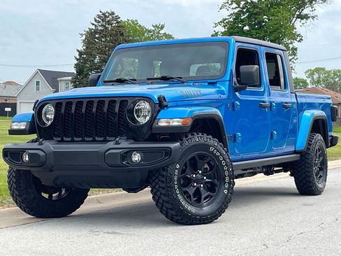 Used 2022 Jeep Gladiator Sport AWD/4WD image 2