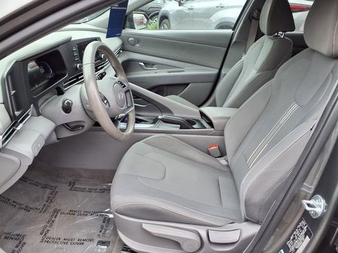 Certified 2025 Hyundai Elantra Sport FWD image 15