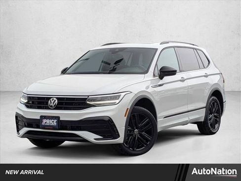 Used 2022 Volkswagen Tiguan SE R-Line image 1