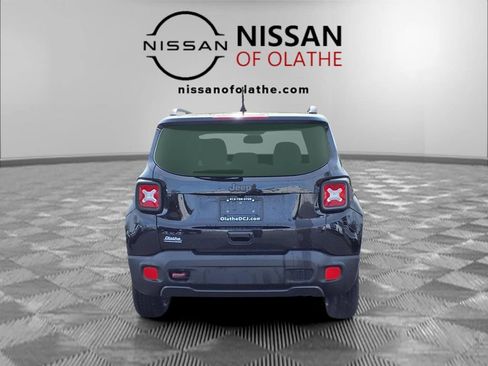 Used 2023 Jeep Renegade Latitude image 27