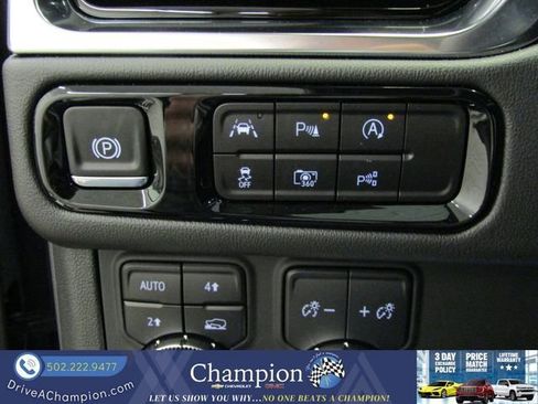 Used 2025 GMC Yukon Elevation w/ LPO, Yukon Black Package image 28