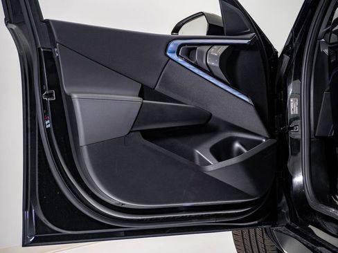 Used 2025 BMW X3 xDrive30i w/ Premium Package image 25