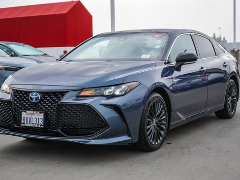 Used 2021 Toyota Avalon XSE w/ Carpet Mat Package (TMS) image 3