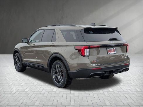New 2026 Ford Explorer ST-Line w/ ST-Line Street Pack image 7