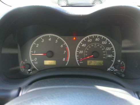 Used 2013 Toyota Corolla LE image 28