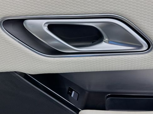 Used 2023 Land Rover Range Rover Velar R-Dynamic S image 53