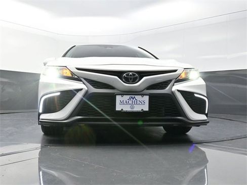 Used 2022 Toyota Camry SE image 26