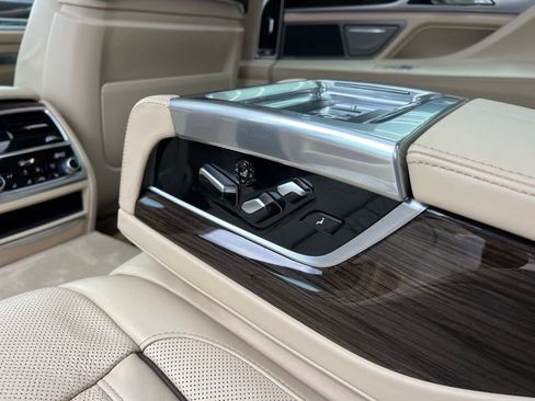 Used 2016 BMW 740i image 20