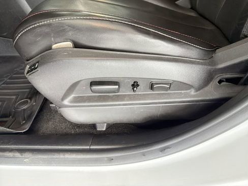 Used 2017 Chevrolet Equinox LT w/ Sport Edition image 20