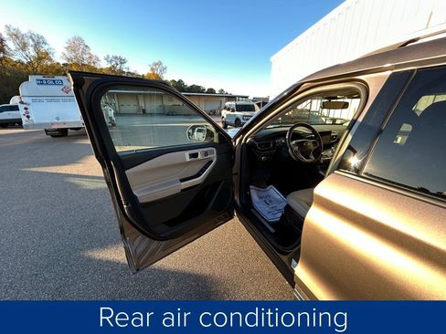 Used 2021 Ford Explorer Limited w/ Equipment Group 301A image 30