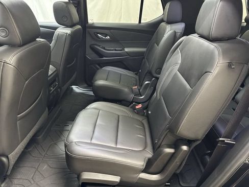 Used 2023 Chevrolet Traverse LT w/ LT Premium Package AWD/4WD image 13