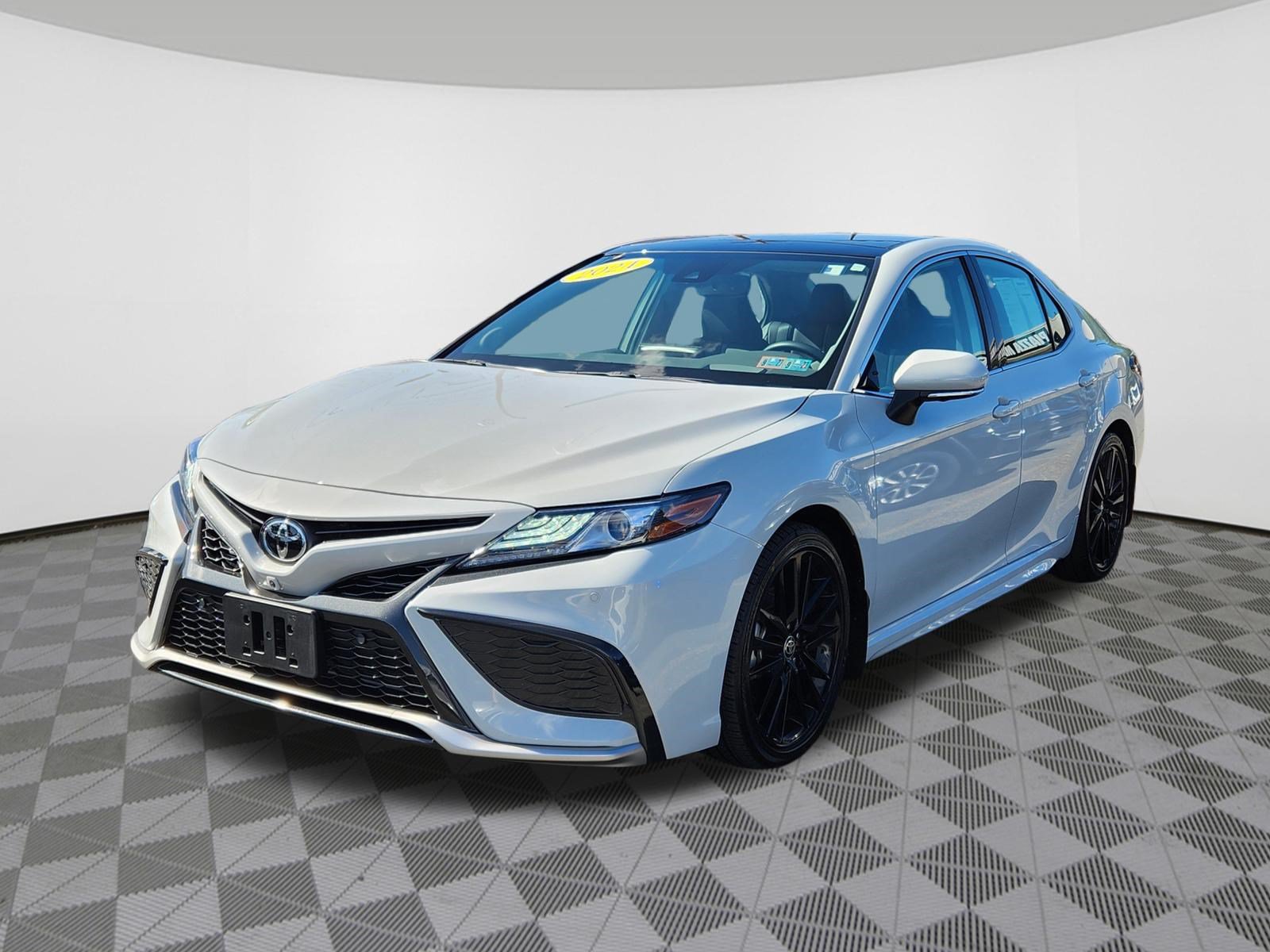 Used 2024 Toyota Camry XSE w/ Navigation Package FWD image 2