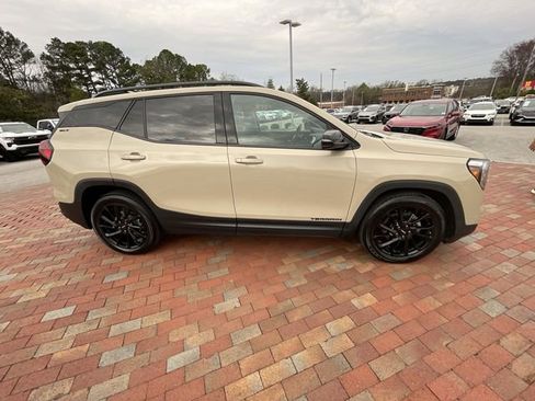 Used 2023 GMC Terrain SLT w/ Infotainment Package II image 37