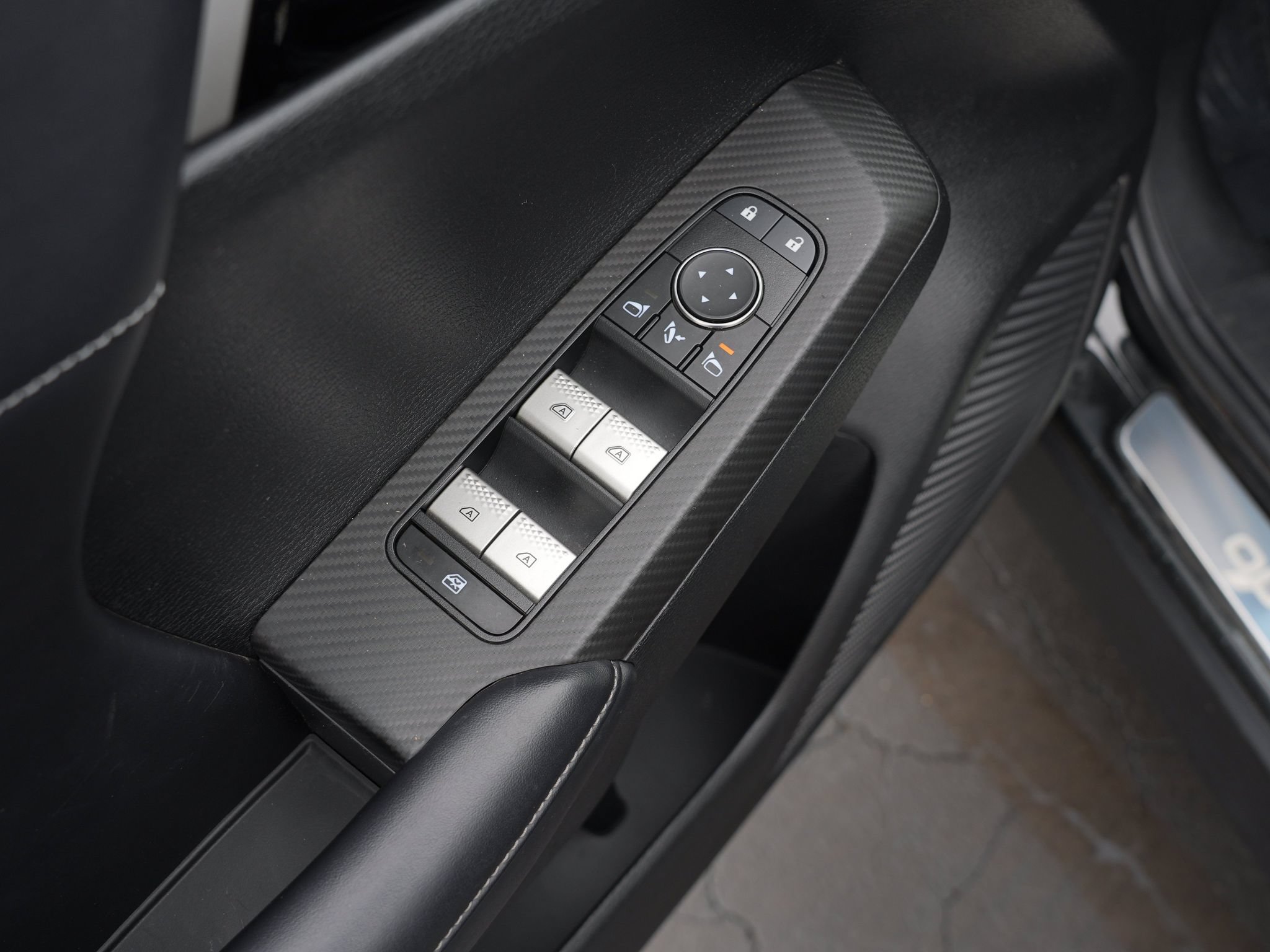 Used 2023 Mitsubishi Outlander SE Black Edition AWD/4WD image 17
