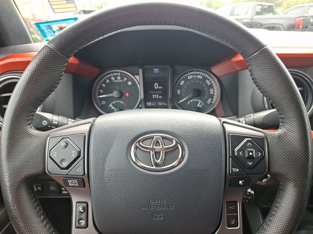Used 2020 Toyota Tacoma TRD Sport AWD/4WD image 16