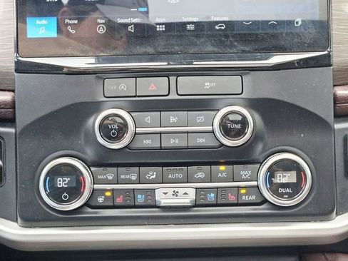 Used 2023 Ford Expedition Limited image 24
