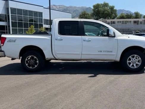 Used 2005 Nissan Titan SE AWD/4WD image 2