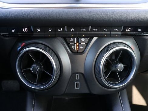 Used 2025 Chevrolet Blazer LT image 25