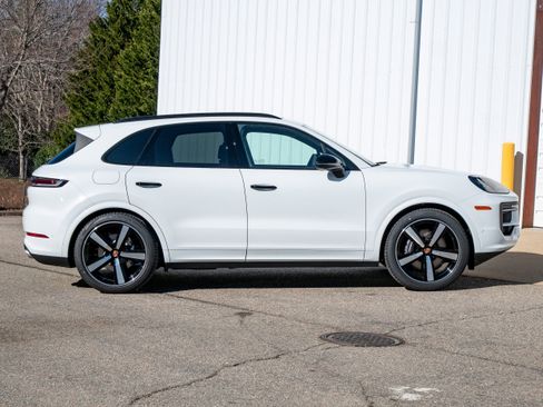 New 2026 Porsche Cayenne AWD/4WD image 8