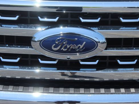 New 2026 Ford F350 Lariat w/ Lariat Premium Package AWD/4WD image 15