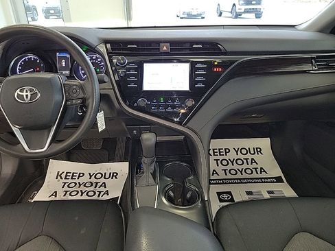 Used 2019 Toyota Camry LE image 12