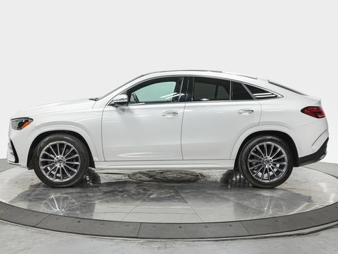 Used 2025 Mercedes-Benz GLE 450 4MATIC Coupe w/ Driver Assistance Package image 2