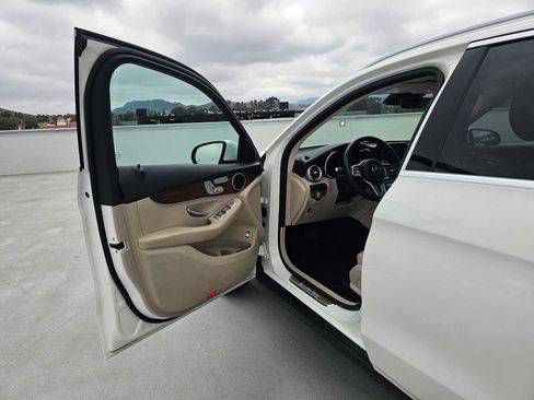 Used 2022 Mercedes-Benz GLC 300 image 19