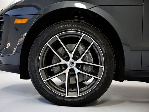 Certified 2026 Porsche Macan image 13