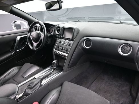 Used 2011 Nissan GT-R Premium AWD/4WD image 26